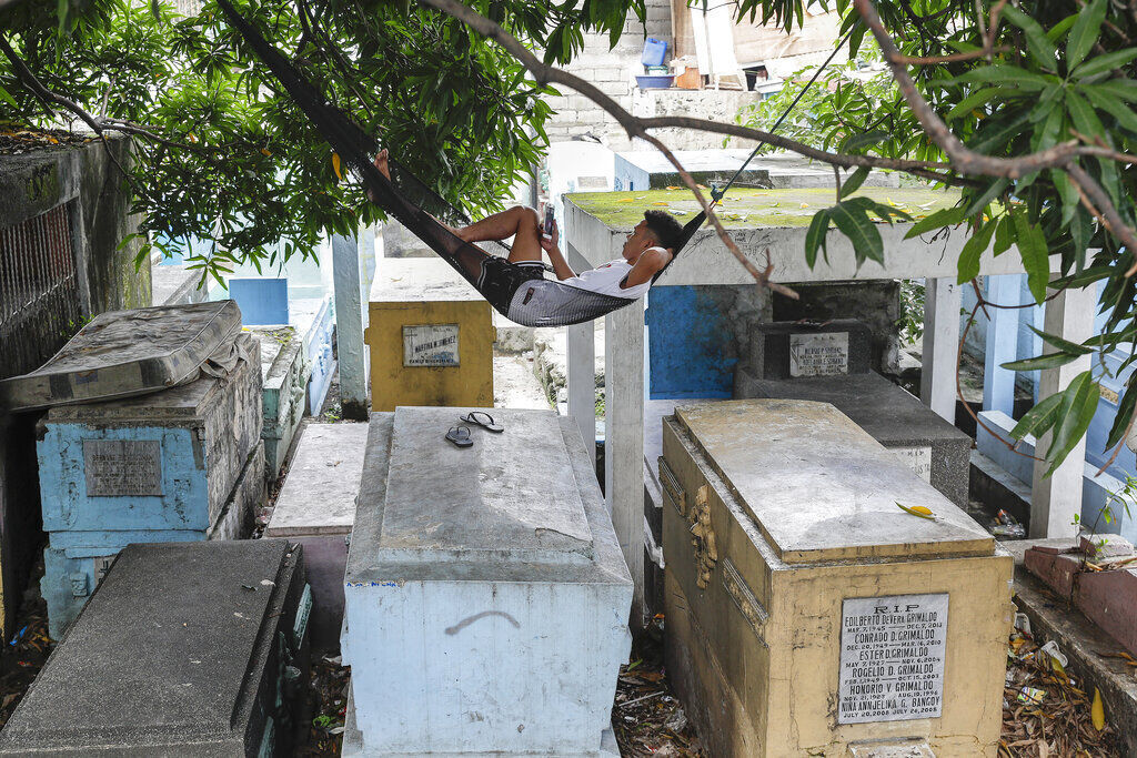 APTOPIX Virus Outbreak Philippines All Saints Day